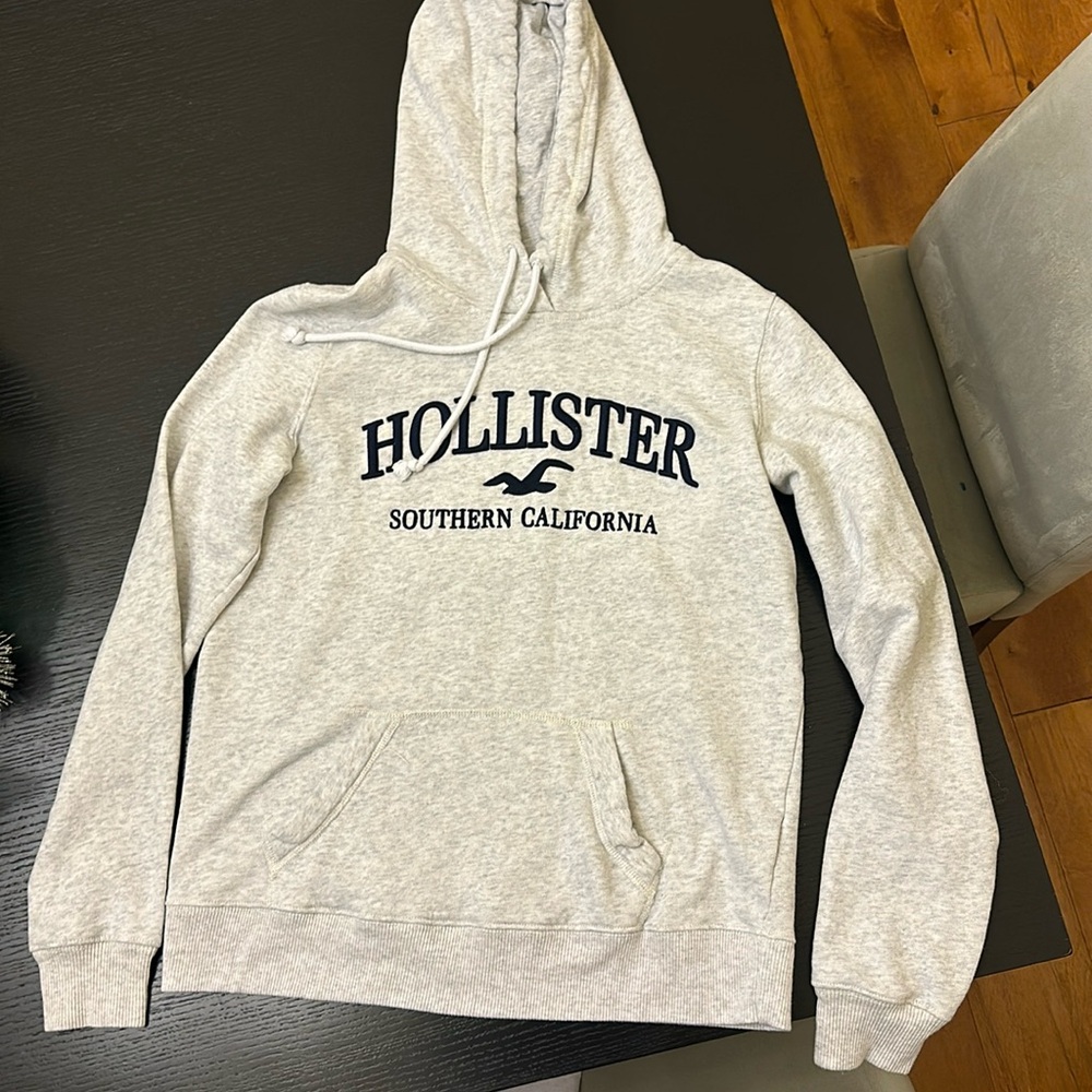 Hollister sweatshirt - size small